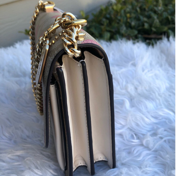 Last one COACH MINI KLARE CROSSBODY IN SIGNATURE CANVAS WITH HEART PRINT - Picture 4 of 12